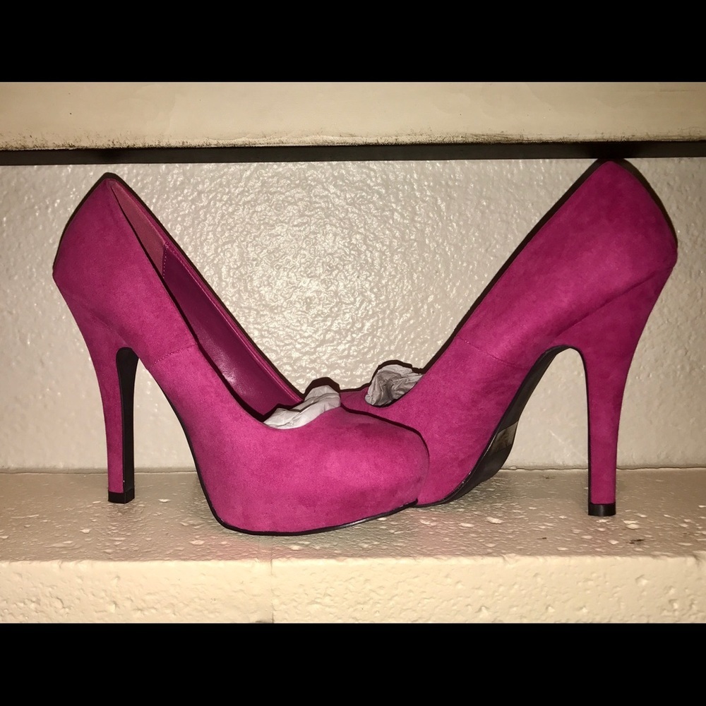 NWT Hot pink heels